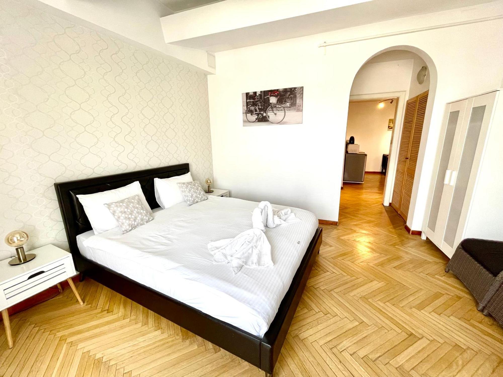Metropole Apartments - Old City ブカレスト エクステリア 写真